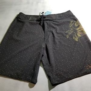 BNWT Osklen Bermuda AquaFlex Surf Shorts